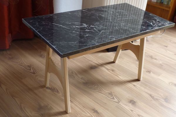 petite-table-basse626CBAFC4-9B3C-F531-C32F-931DE8BD9DE6.jpg